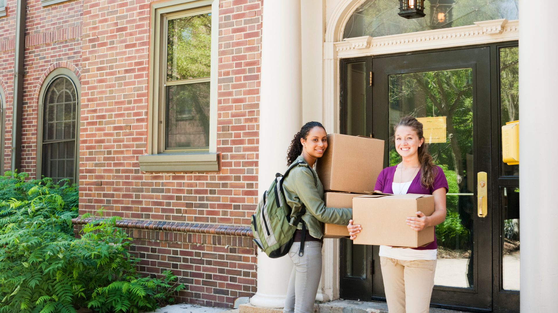 The Perfect Guide for Moving into a University Dorm