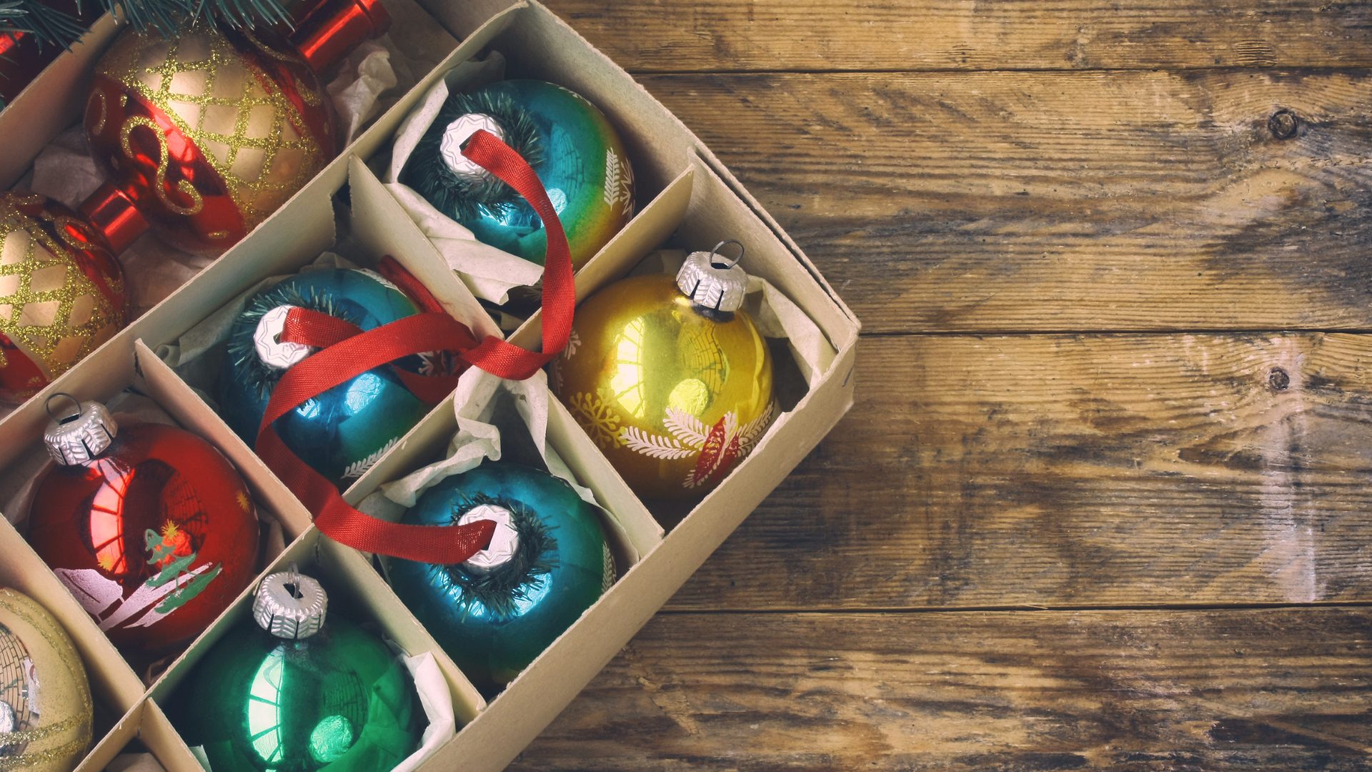 Expert Tips for Packing Holiday Decorations
