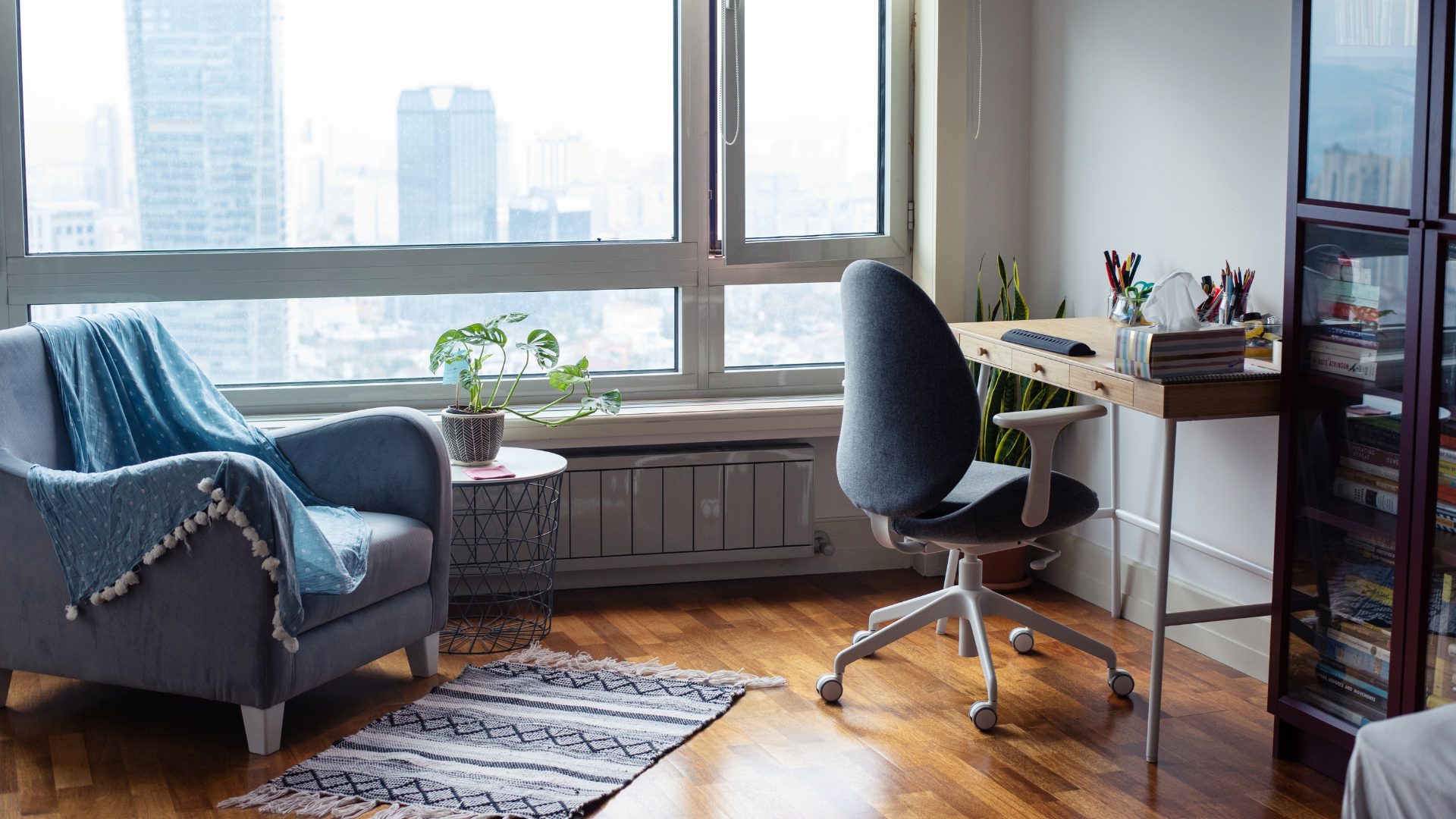 How to Pack and Move Your Home Office